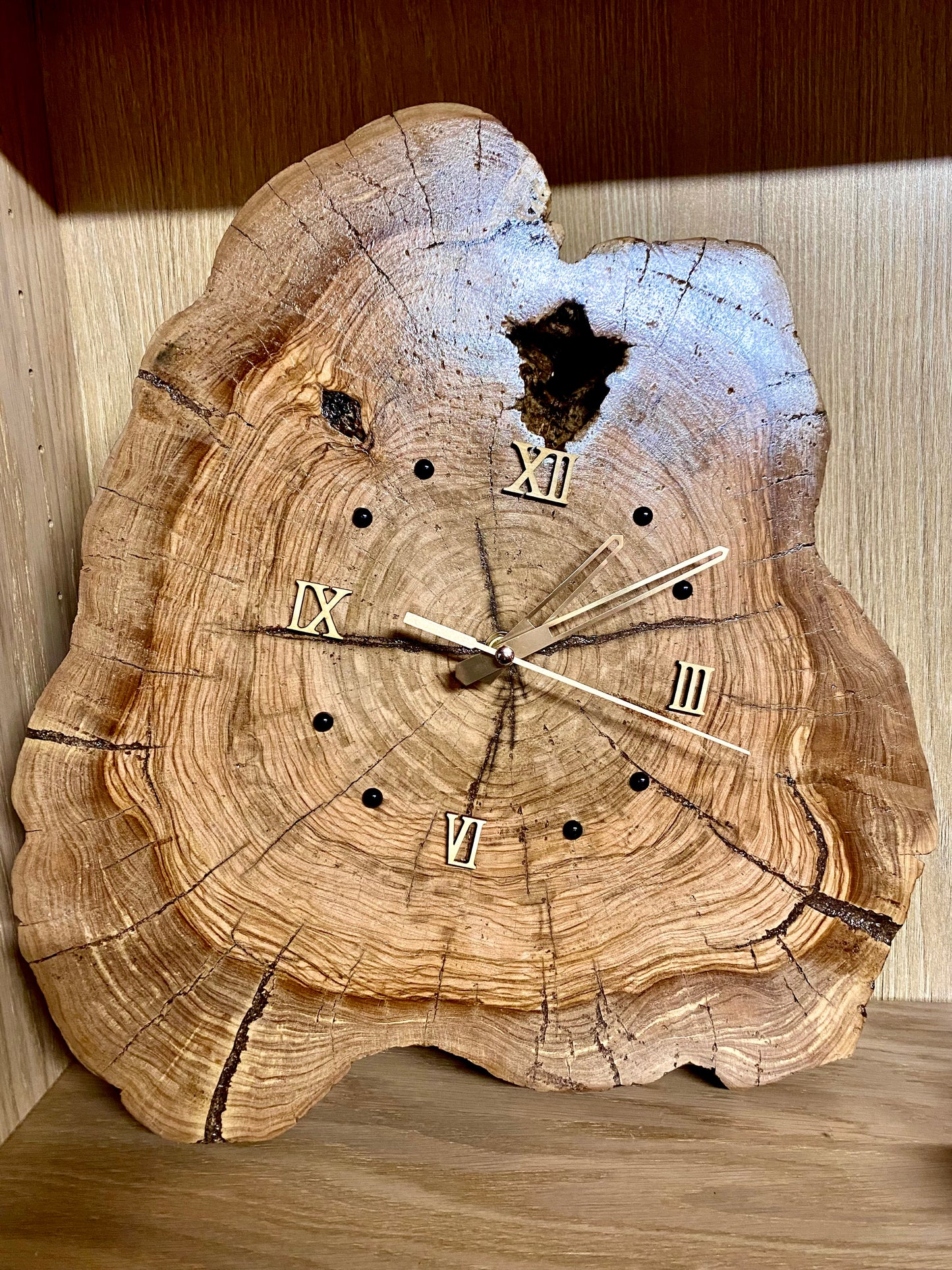 Orologio in ulivo