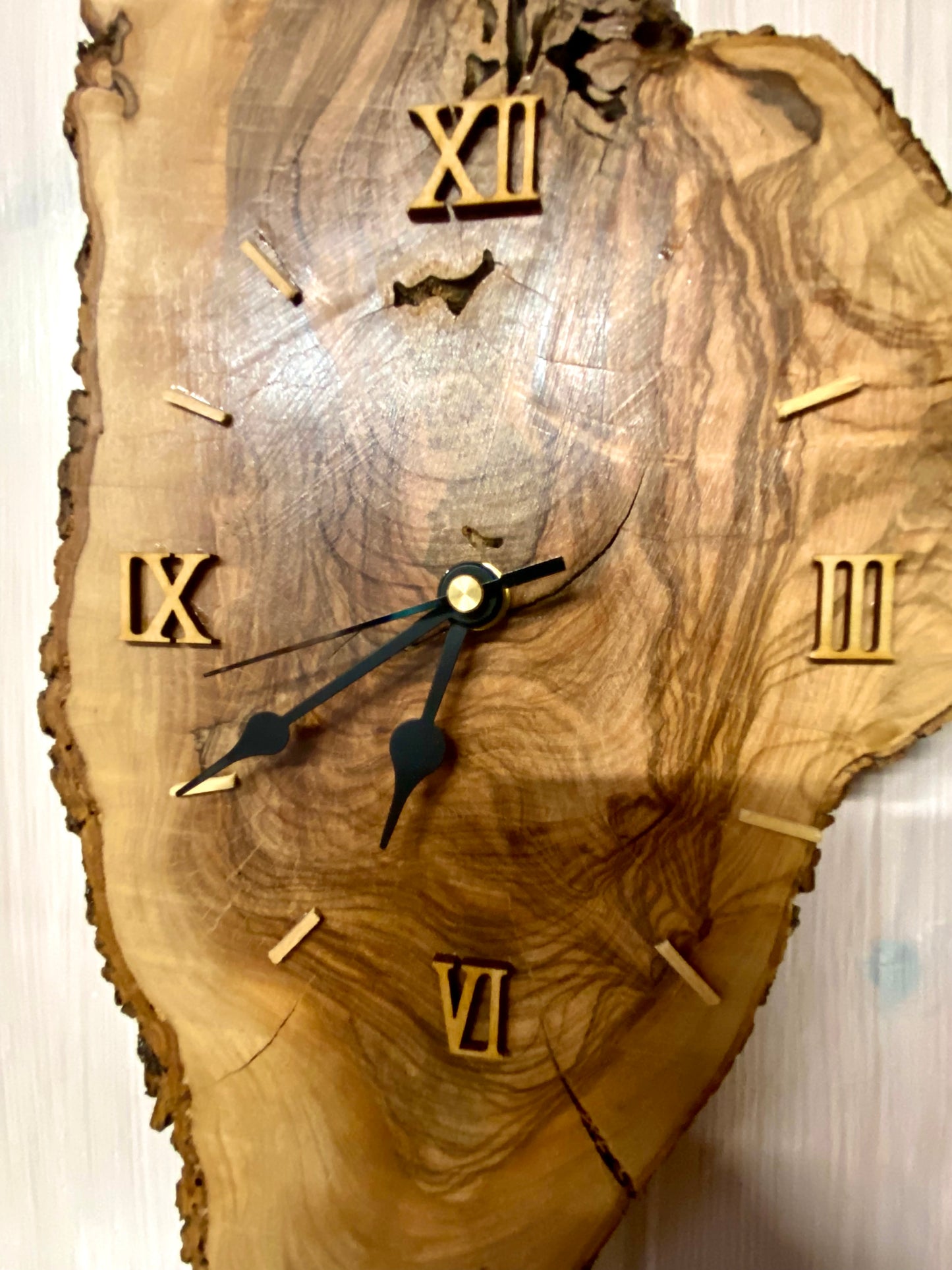 Orologio in ulivo