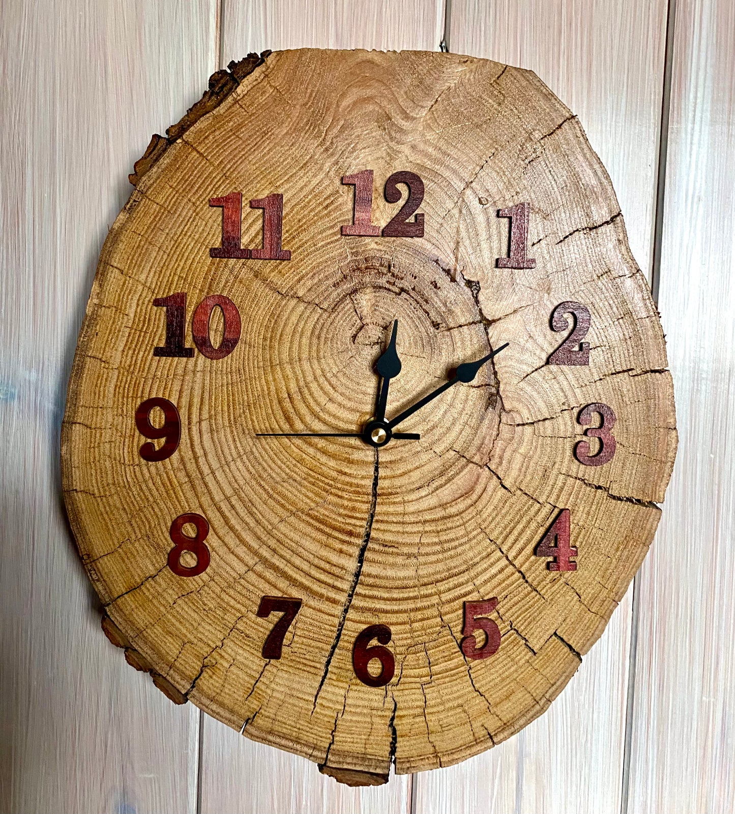 Orologio in castagno