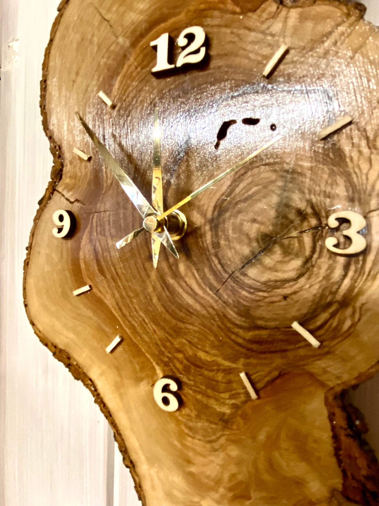 Orologio in ulivo