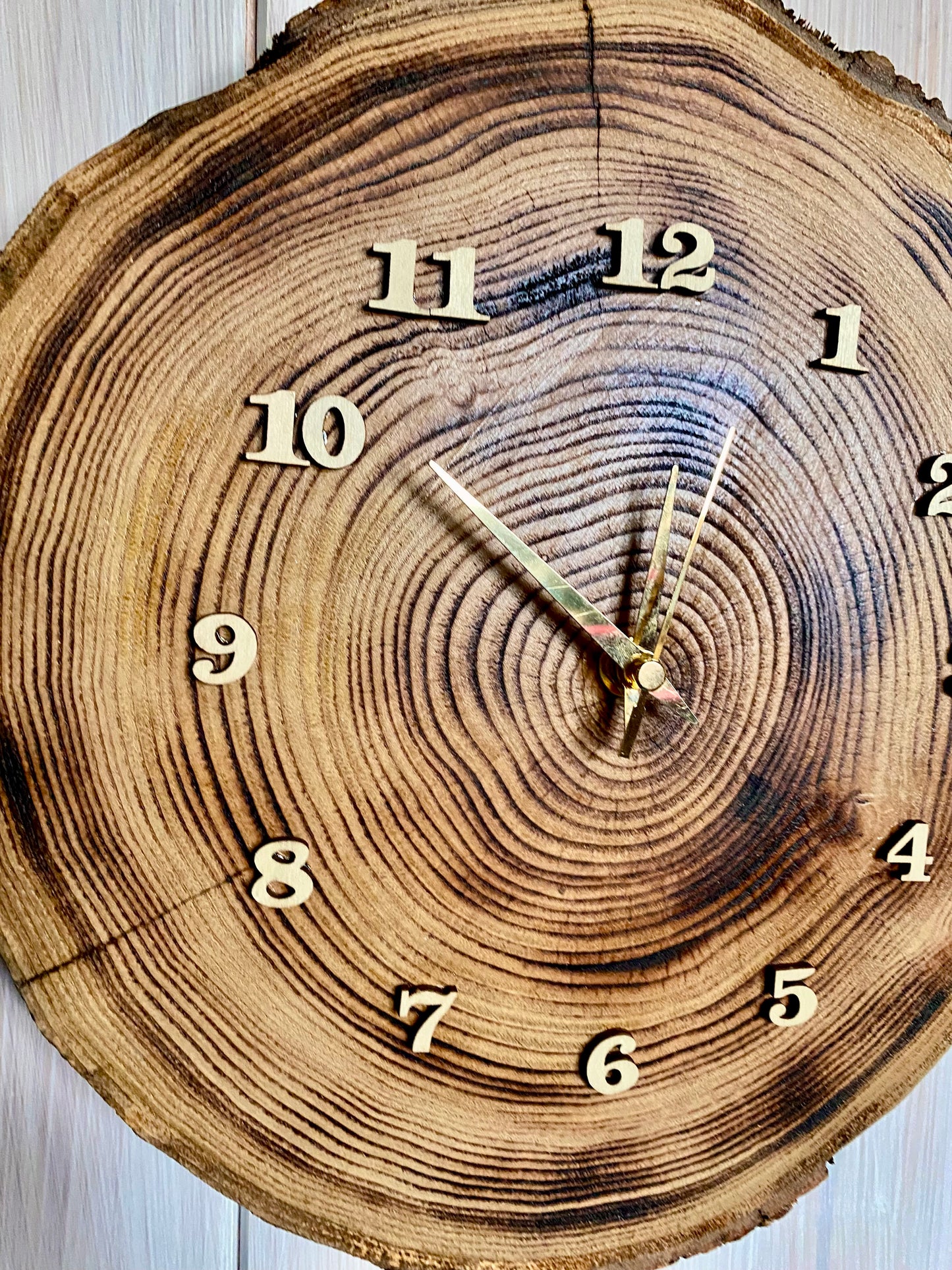 Orologio in castagno