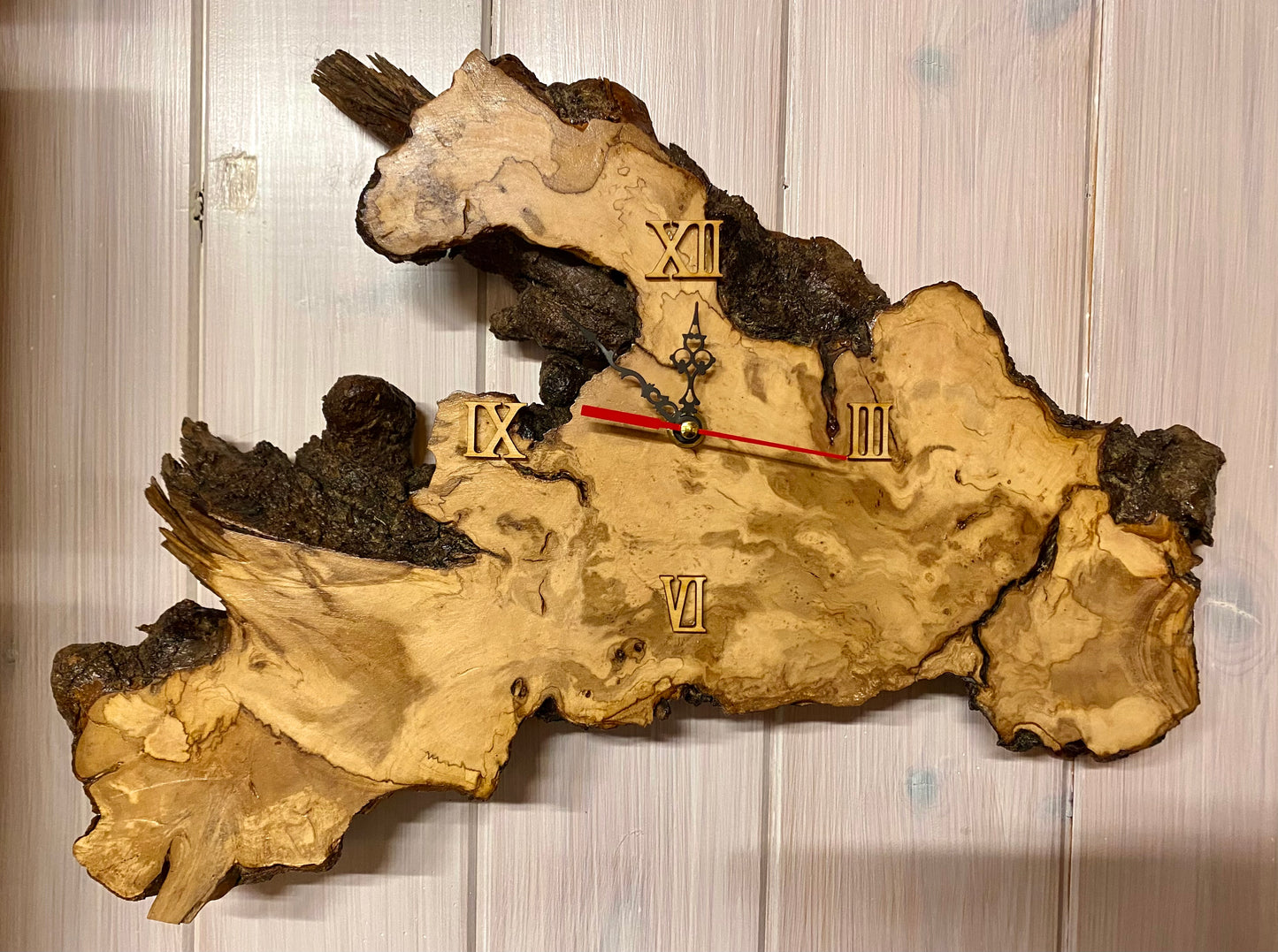 Orologio in ulivo