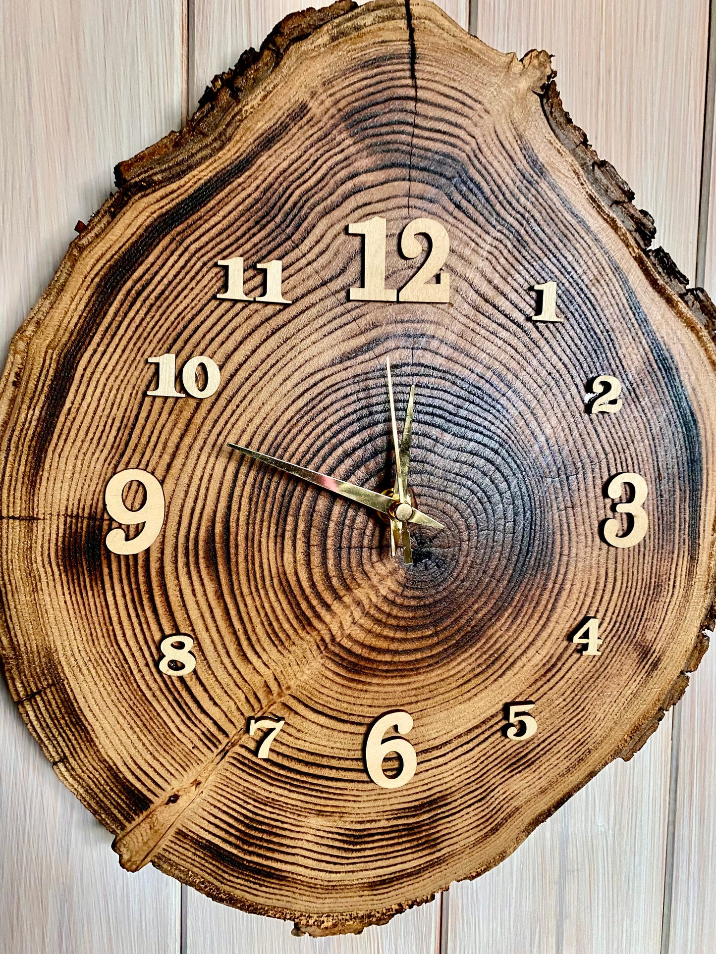 Orologio in castagno