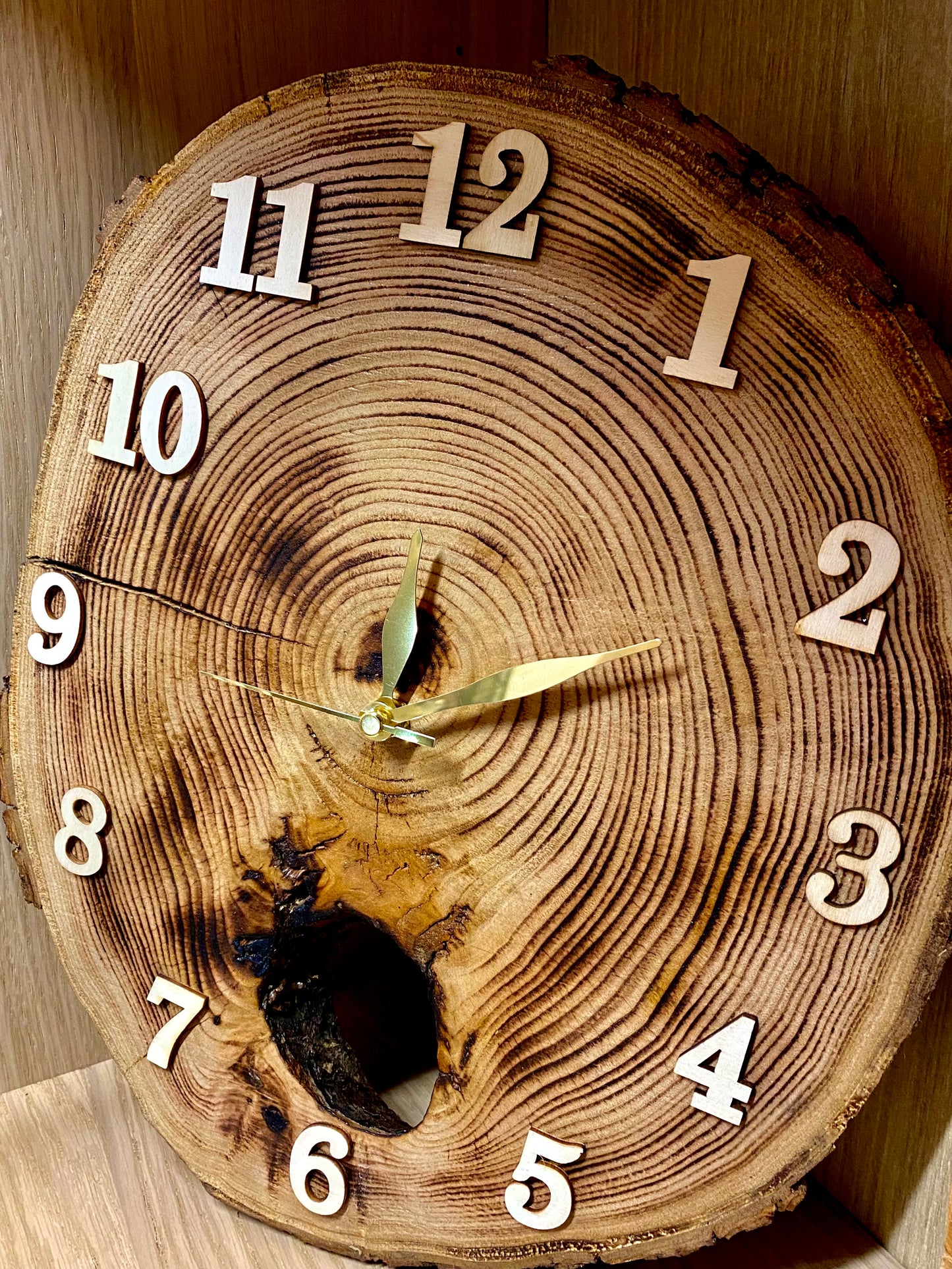 Orologio in castagno