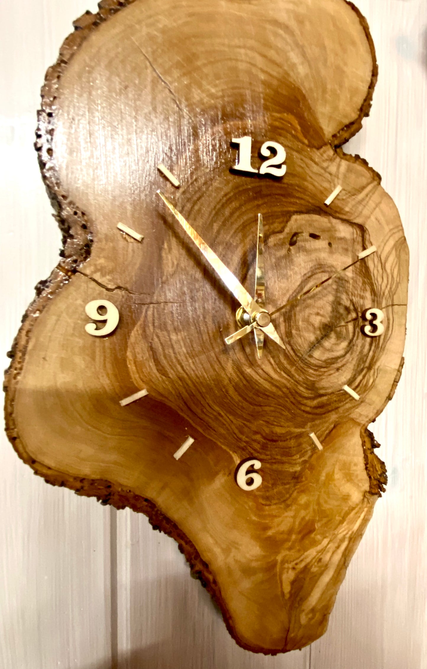 Orologio in ulivo