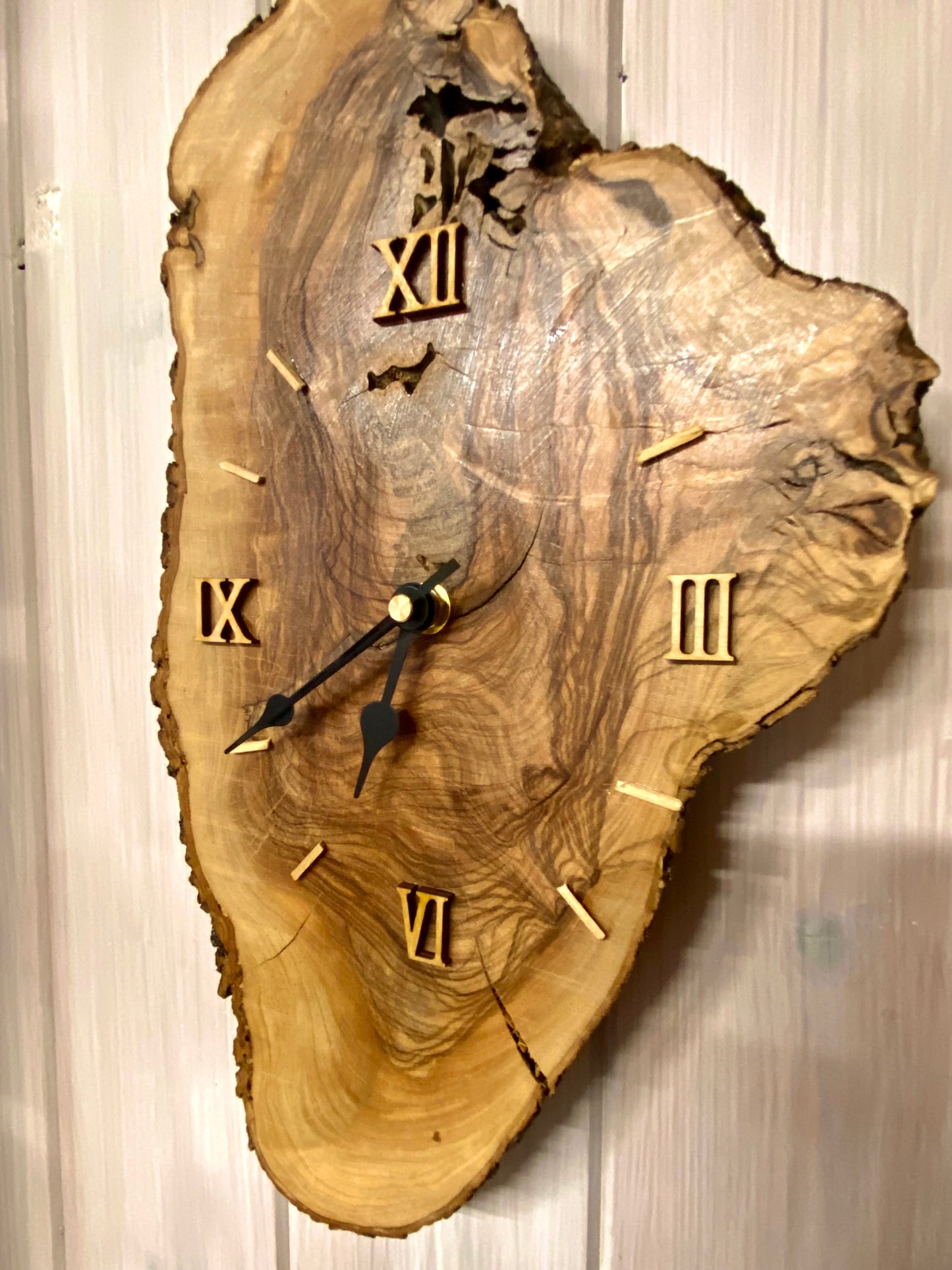 Orologio in ulivo
