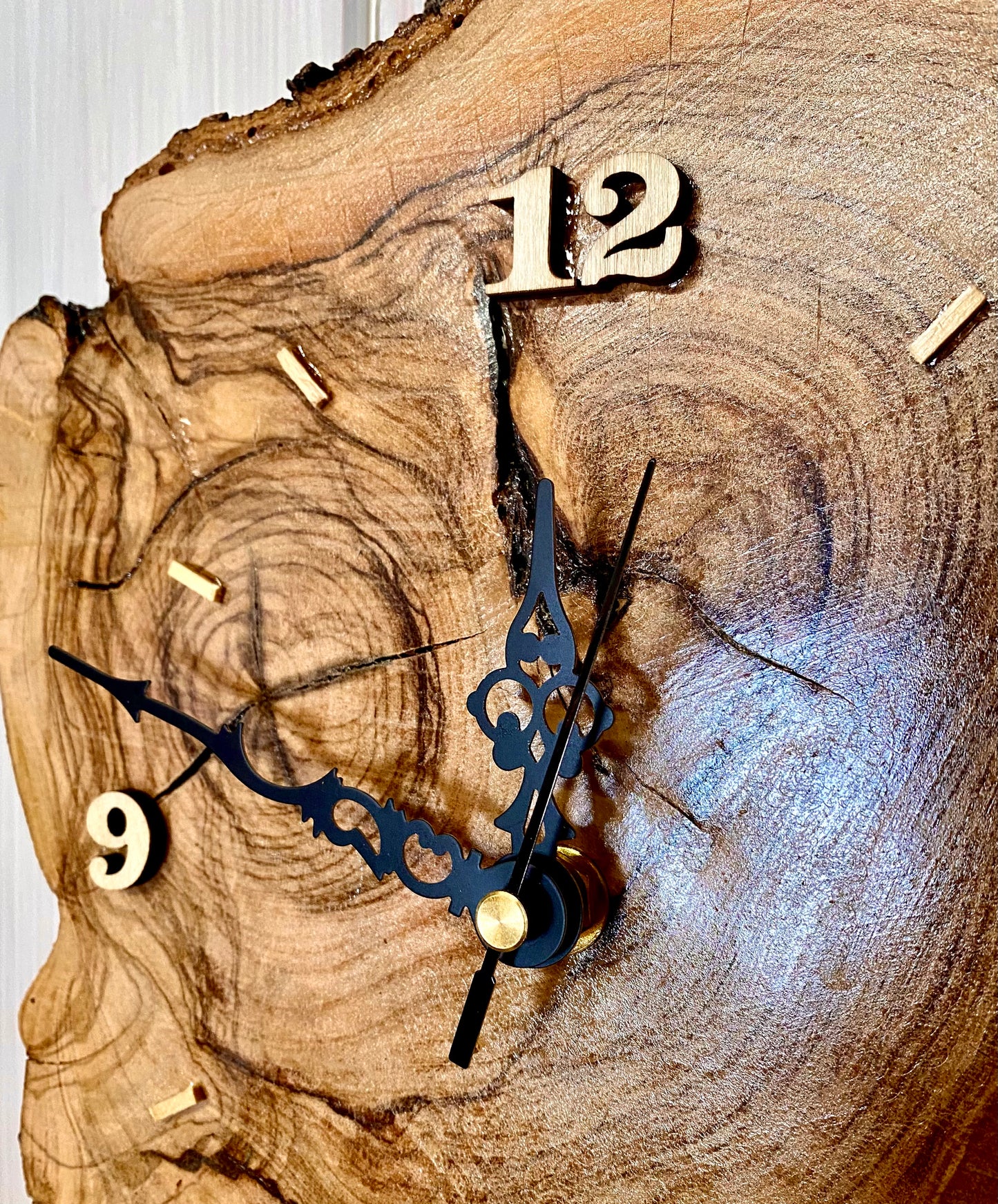 Orologio in ulivo