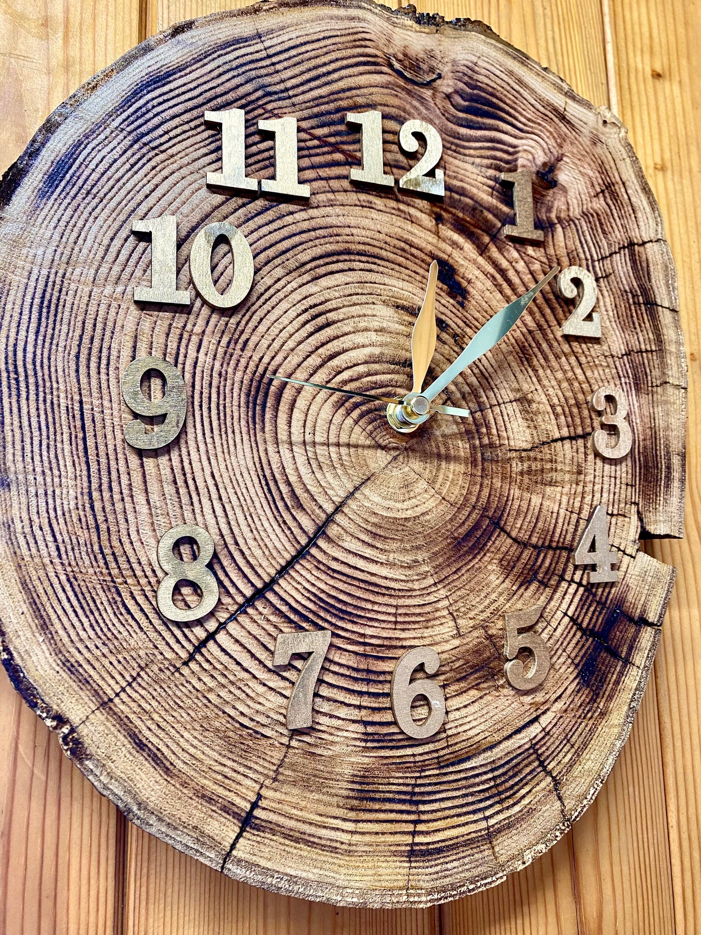 Orologio in castagno