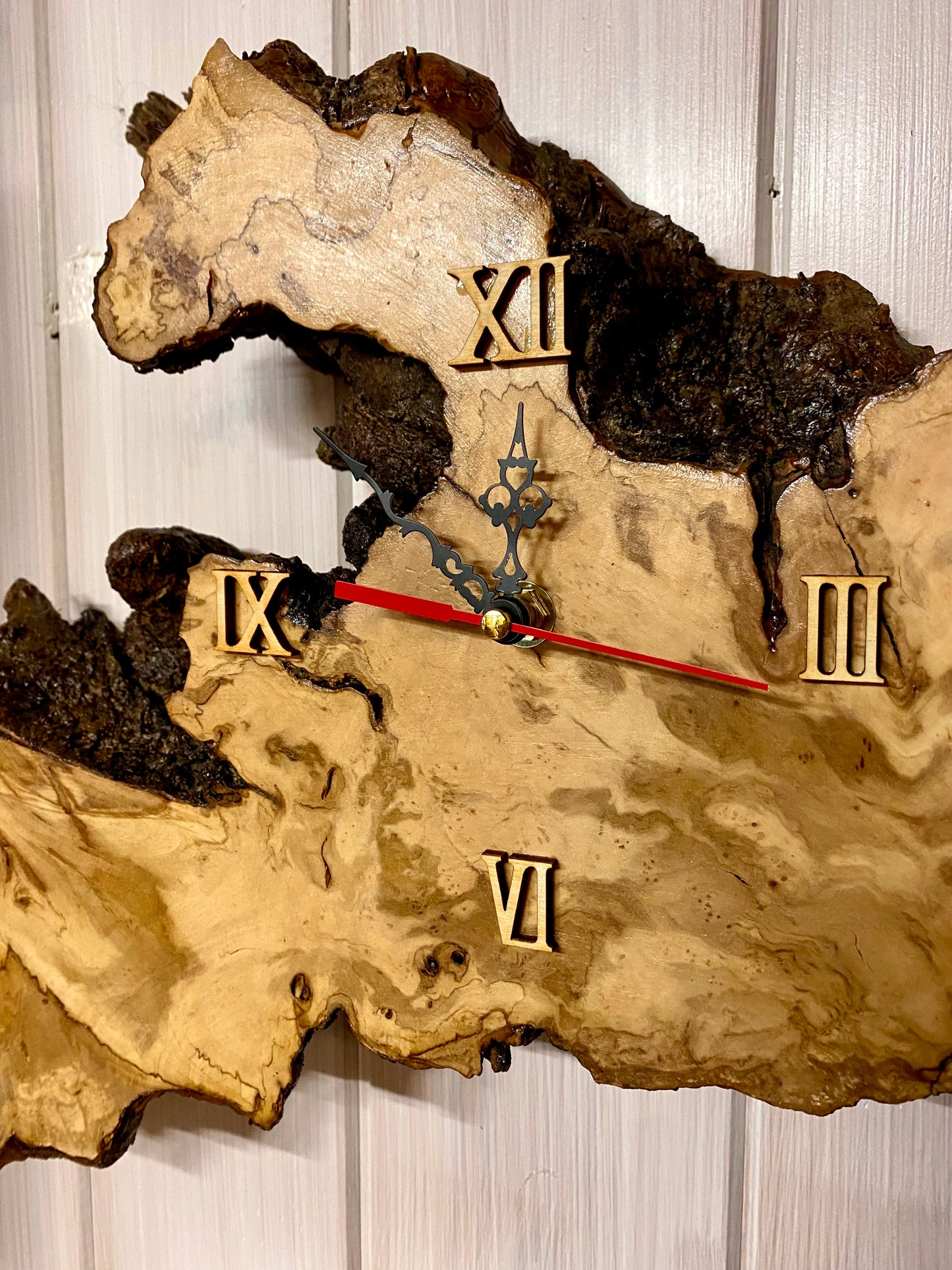 Orologio in ulivo