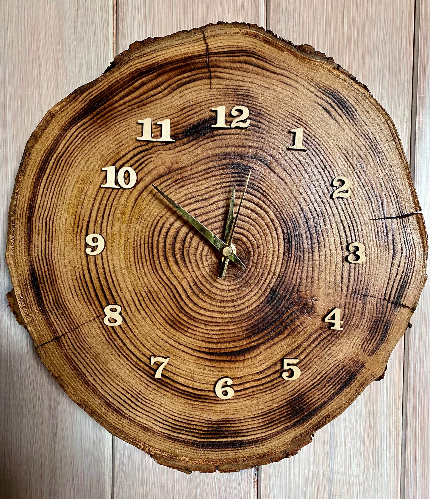 Orologio in castagno