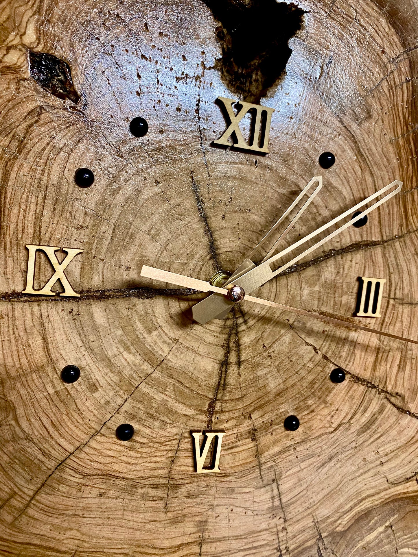 Orologio in ulivo