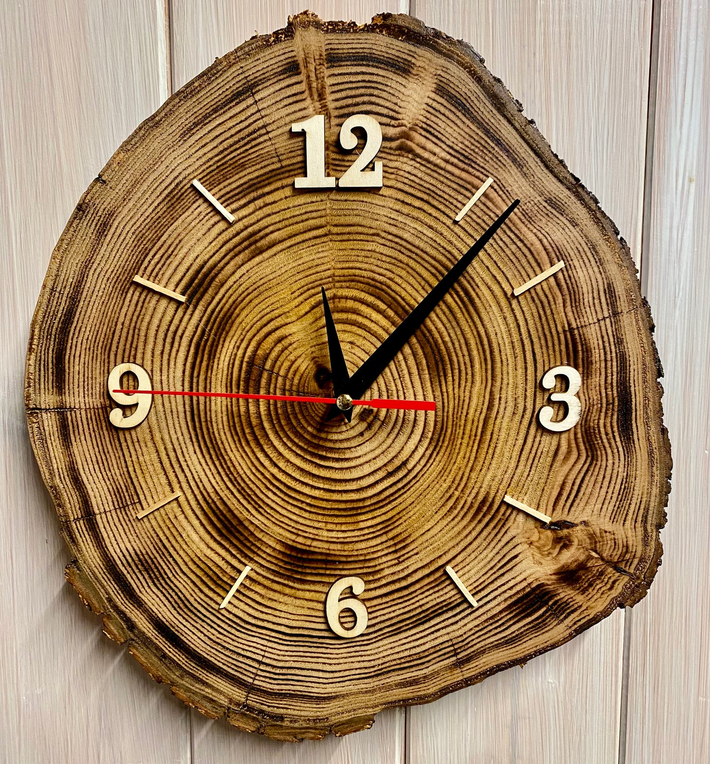Orologio in castagno