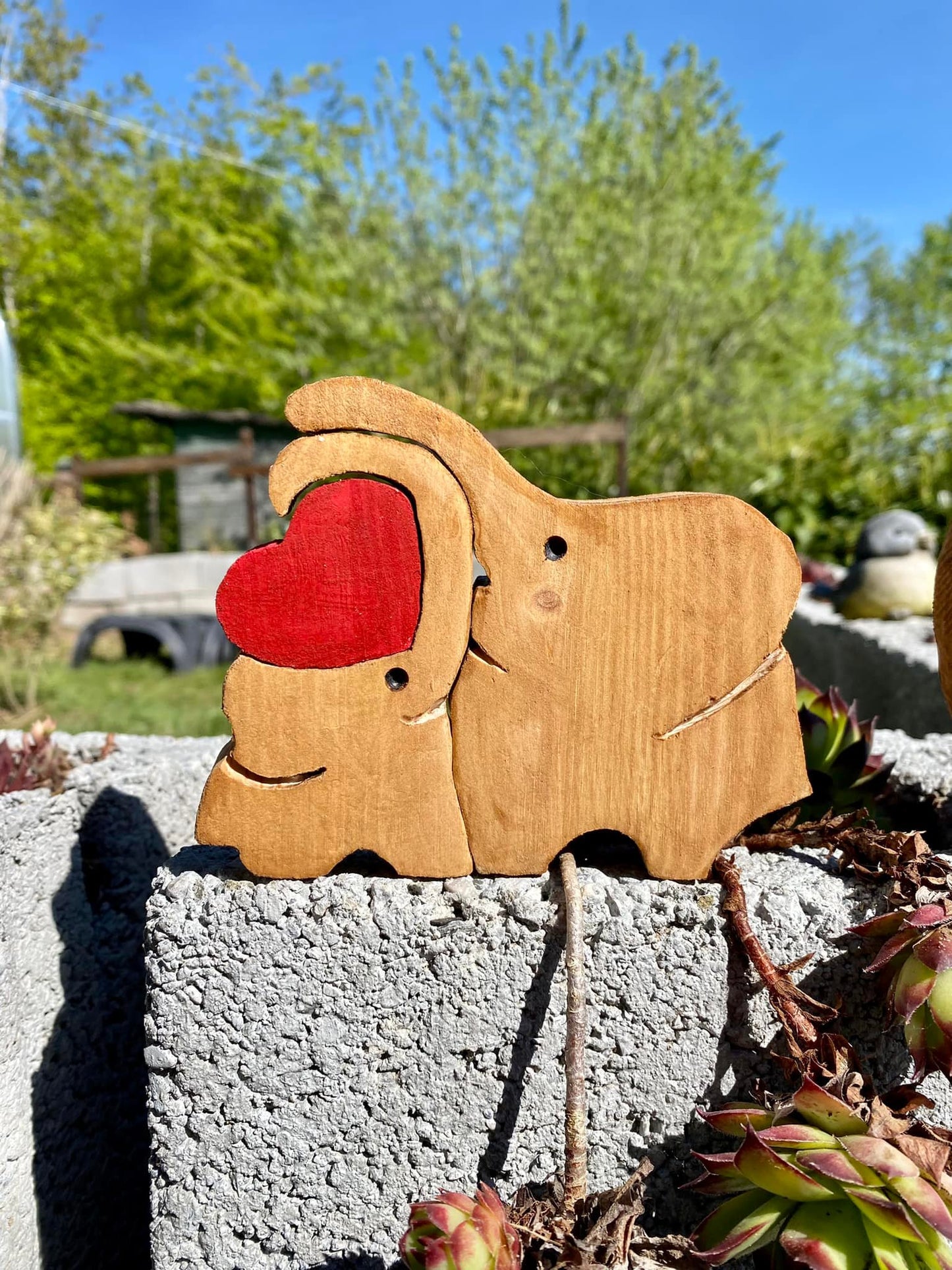 Loving couple elephants puzzle