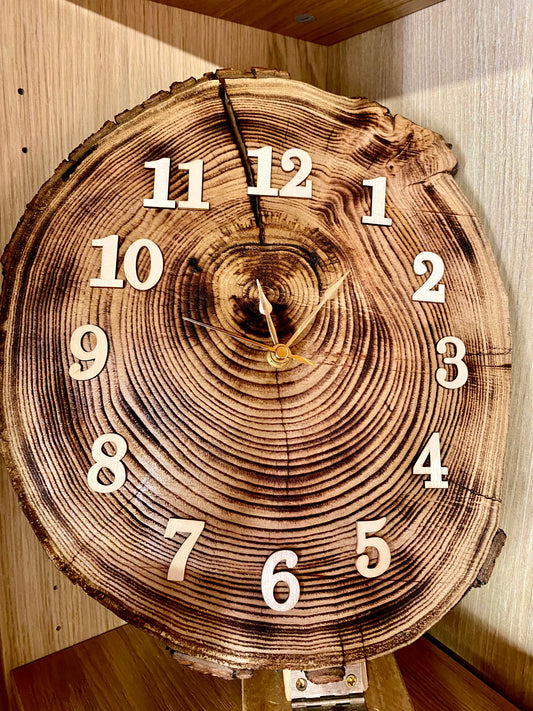 Orologio in castagno