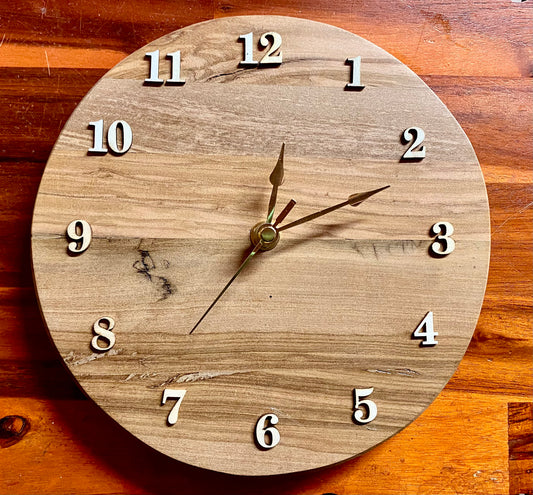 Orologio in ulivo