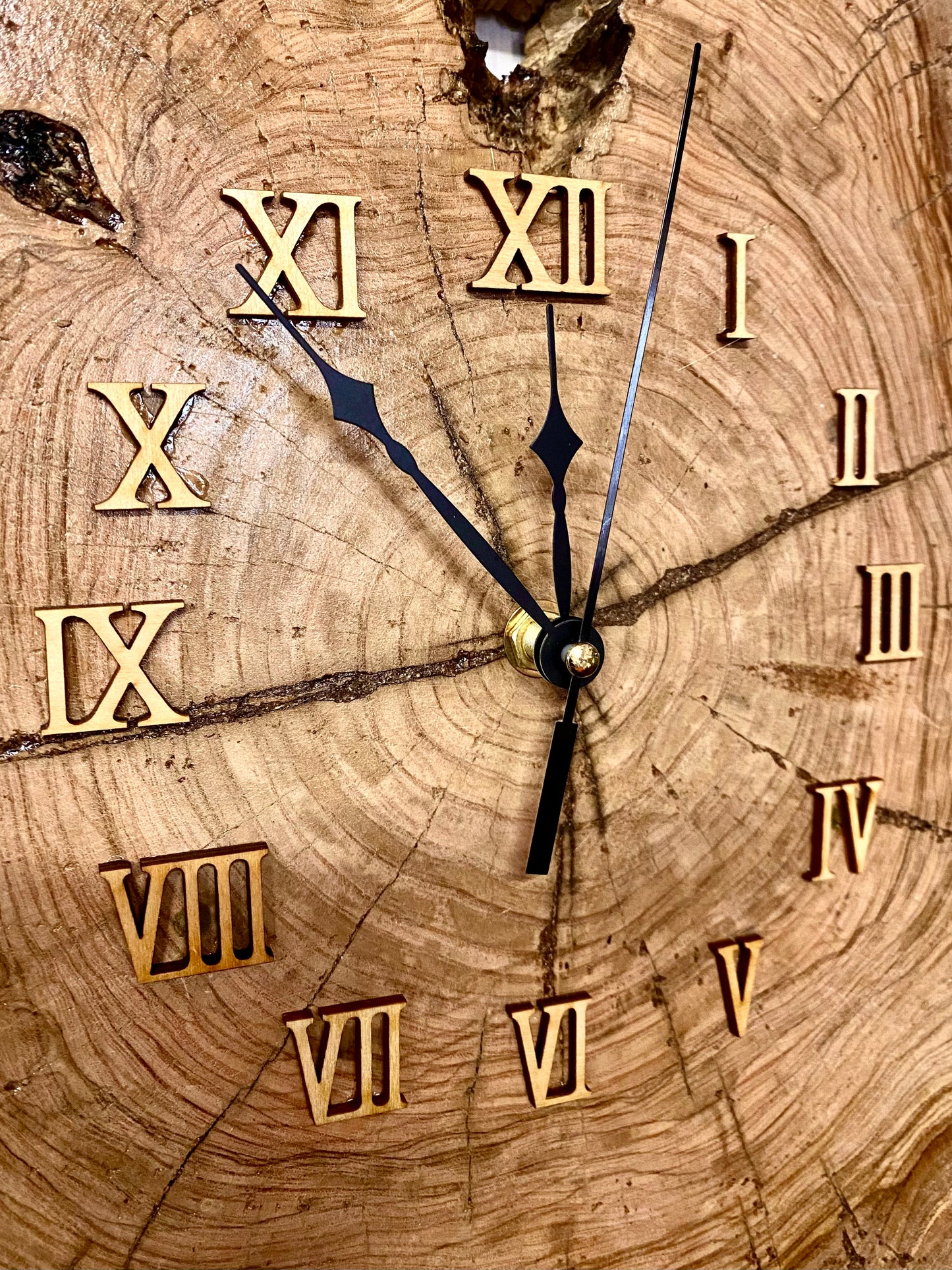 Orologio in ulivo